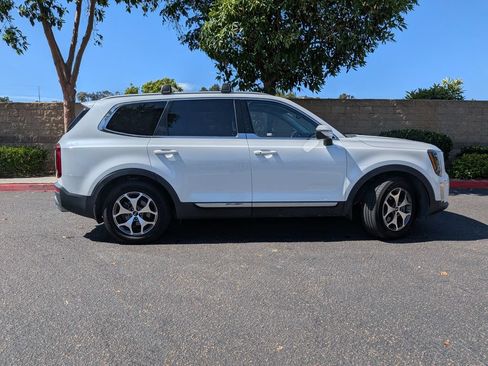 Used 2021 Kia Telluride EX w/ Towing Package AWD/4WD image 8