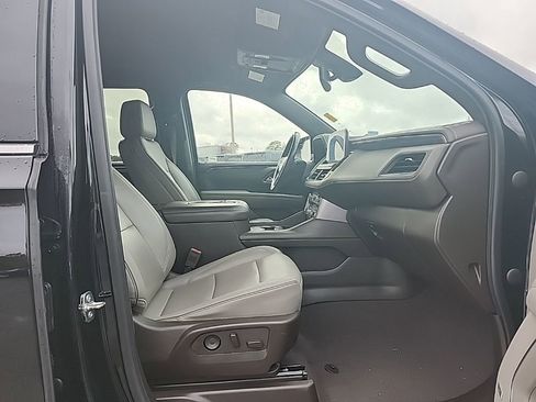 Used 2021 GMC Yukon XL SLT image 17
