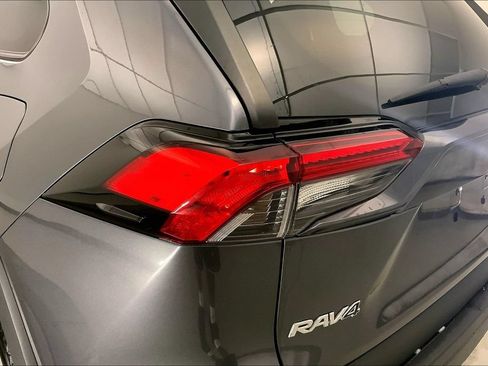 Used 2021 Toyota RAV4 XLE w/ Convenience Package AWD/4WD image 28