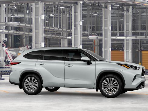 New 2026 Toyota Highlander Platinum AWD/4WD image 13