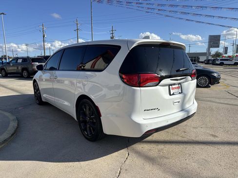 Used 2020 Chrysler Pacifica Touring w/ S Appearance Package image 5