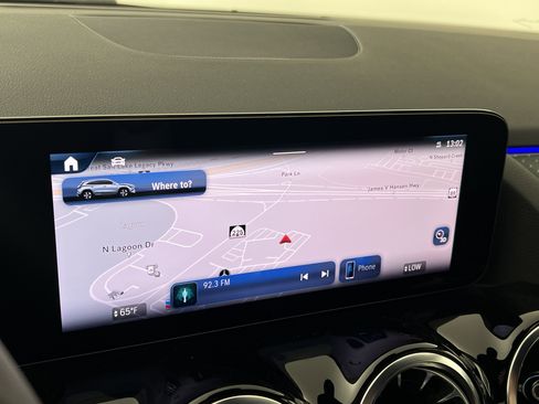 New 2025 Mercedes-Benz GLA 250 4MATIC image 30