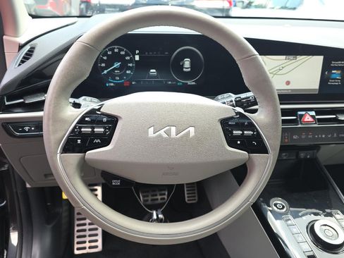 Certified 2023 Kia Niro Wave FWD image 13