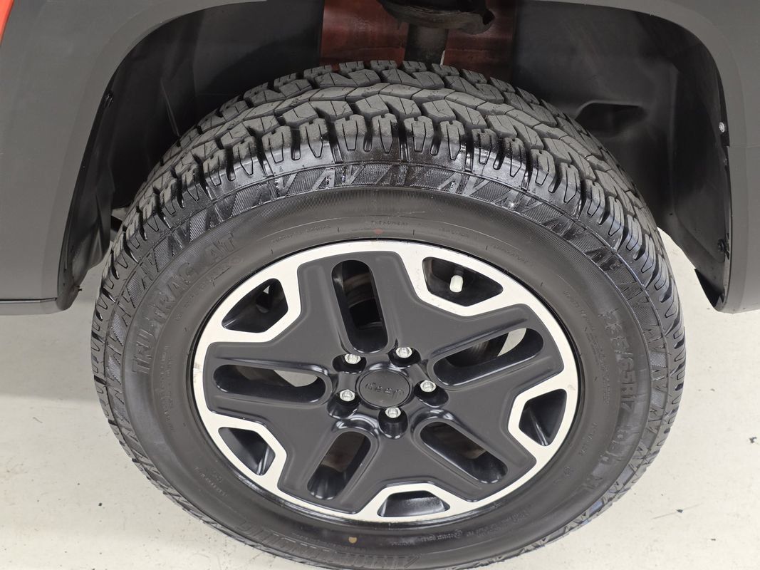 Used 2016 Jeep Renegade Trailhawk AWD/4WD image 49