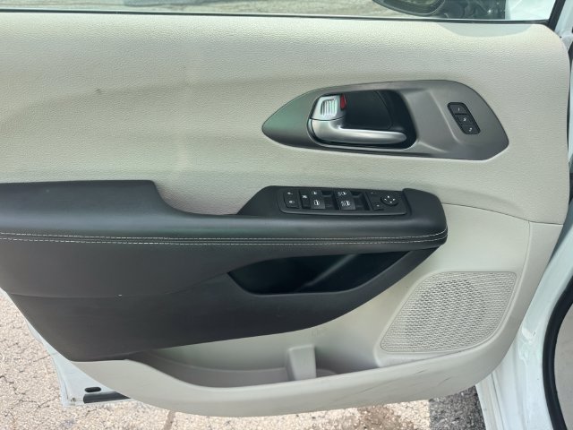 Certified 2024 Chrysler Pacifica Touring-L FWD image 21