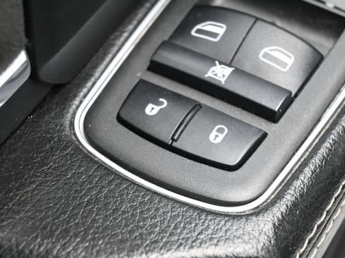 Used 2022 RAM 3500 Laramie AWD/4WD image 16