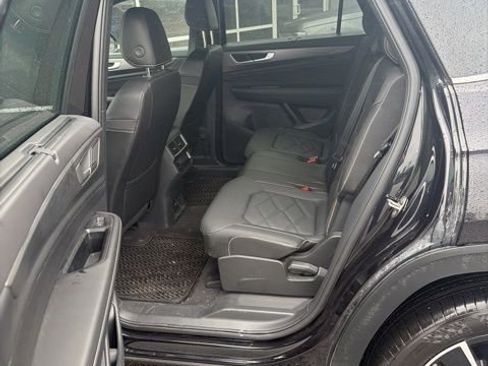 Used 2024 Volkswagen Atlas Cross Sport SE AWD/4WD image 22