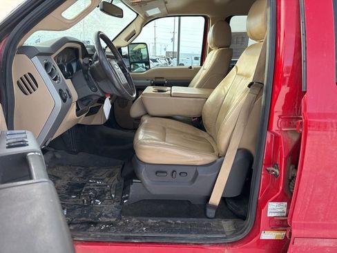 Used 2014 Ford F250 Lariat w/ Lariat Interior Package image 12