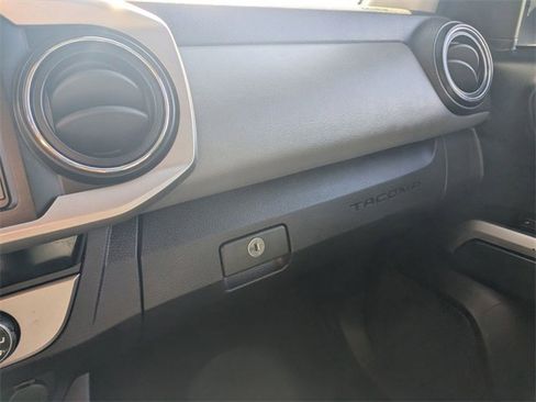 Used 2018 Toyota Tacoma SR5 image 19