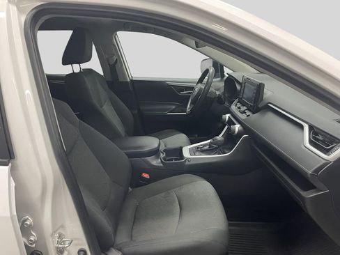 Used 2022 Toyota RAV4 XLE image 16