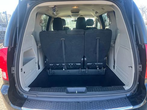 Used 2017 Dodge Grand Caravan SE w/ Power Window Group image 10