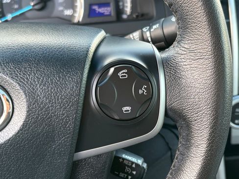 Used 2012 Toyota Camry XLE w/ Leather Pkg FWD image 19