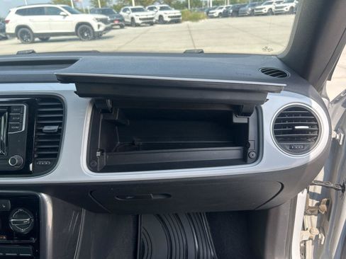 Used 2019 Volkswagen Beetle 2.0T S FWD image 10