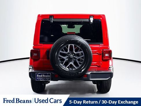 Used 2026 Jeep Wrangler Unlimited Sahara AWD/4WD image 7