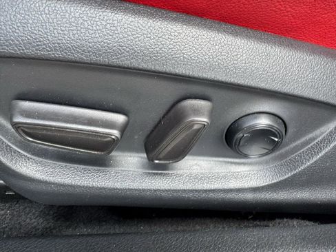 Used 2019 Toyota Camry XSE w/ Navigation Package FWD image 30