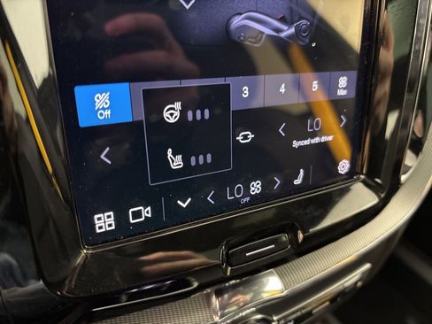 Used 2024 Volvo XC60 T8 Polestar w/ Protection Package Premier image 31