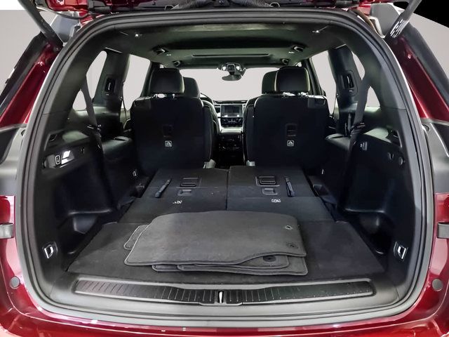 Used 2023 Jeep Grand Cherokee L Laredo AWD/4WD image 26