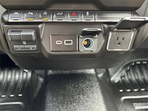 Used 2024 Chevrolet Silverado 1500 W/T w/ WT Value Package image 20