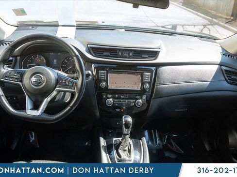 Used 2020 Nissan Rogue SV w/ Premium Package image 3