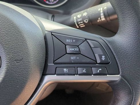 Used 2025 Nissan Sentra SV FWD image 21