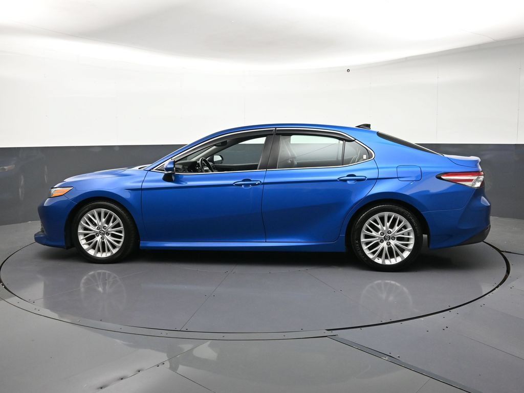 Used 2019 Toyota Camry XLE FWD image 2