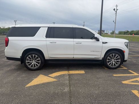 Used 2021 GMC Yukon XL Denali AWD/4WD image 9