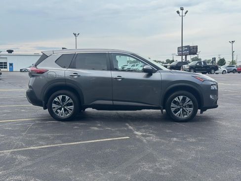 Used 2023 Nissan Rogue SV AWD/4WD image 3
