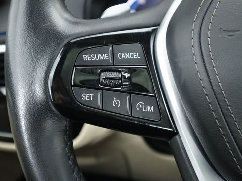 Used 2021 BMW 530e xDrive 530e iPerformance w/ Convenience Package image 11