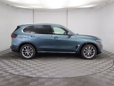 Used 2026 BMW X5 xDrive40i w/ Climate Comfort Package image 5