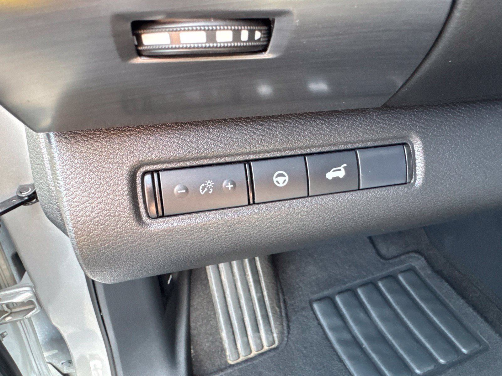 Used 2025 Nissan Pathfinder SL AWD/4WD image 22