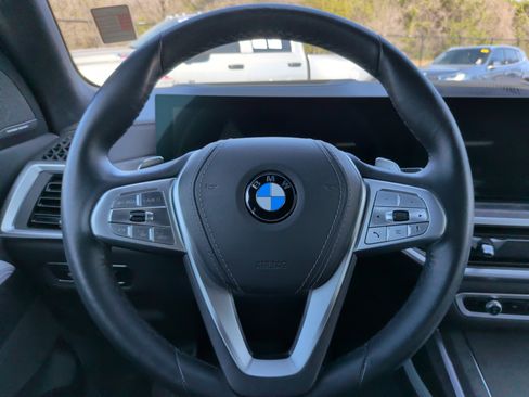 Certified 2024 BMW X7 xDrive40i image 21
