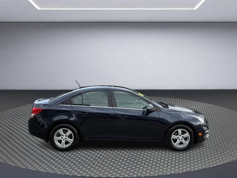 Used 2015 Chevrolet Cruze LT w/ Technology Package image 7