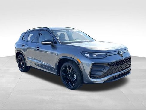 New 2026 Volkswagen Tiguan SE R-Line FWD image 7