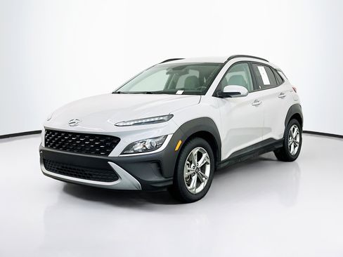Used 2023 Hyundai Kona SEL image 3
