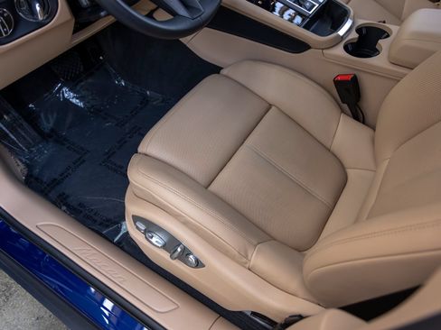 Certified 2026 Porsche Macan AWD/4WD image 26