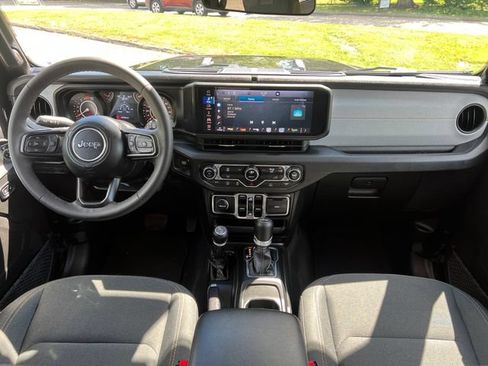 Used 2025 Jeep Wrangler Unlimited Sport AWD/4WD image 35