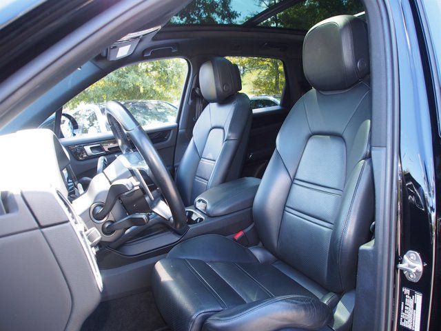 Used 2021 Porsche Cayenne AWD/4WD image 18