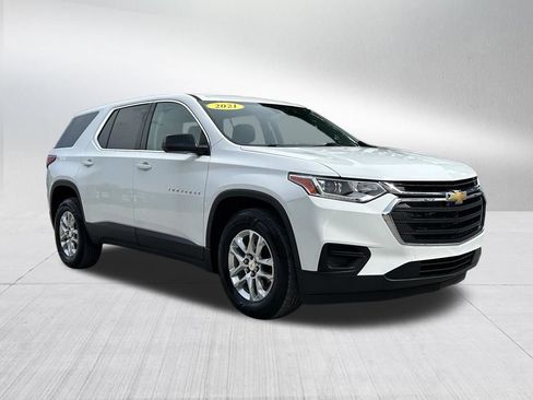 Used 2021 Chevrolet Traverse LS FWD image 3