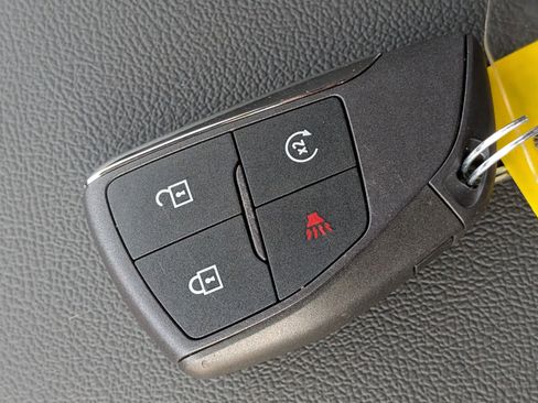 New 2026 GMC Canyon Elevation w/ Convenience Package image 30