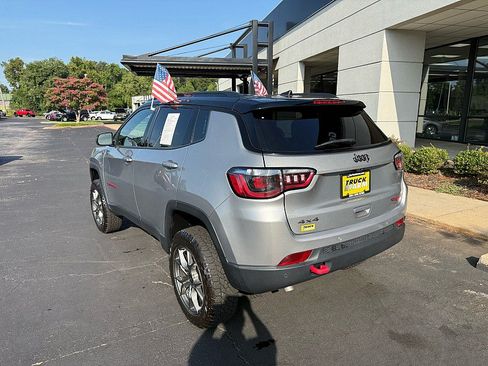 Used 2023 Jeep Compass Trailhawk AWD/4WD image 3