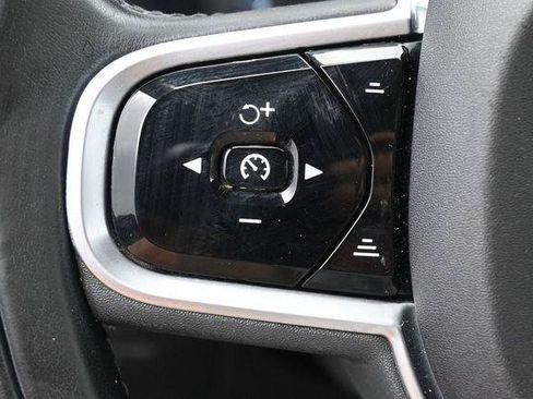 Used 2019 Volvo XC90 T6 Momentum w/ Advanced Package AWD/4WD image 17