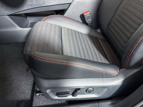 Certified 2026 Nissan Rogue SV AWD/4WD image 25
