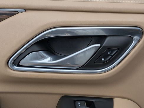 Used 2022 Chevrolet Tahoe Premier w/ Premium Package image 30