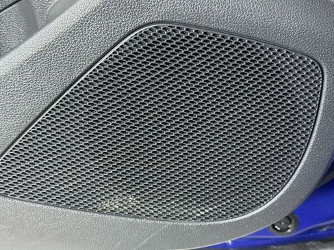 Used 2025 Toyota Corolla Cross AWD Hybrid w/ Convenience Package image 19