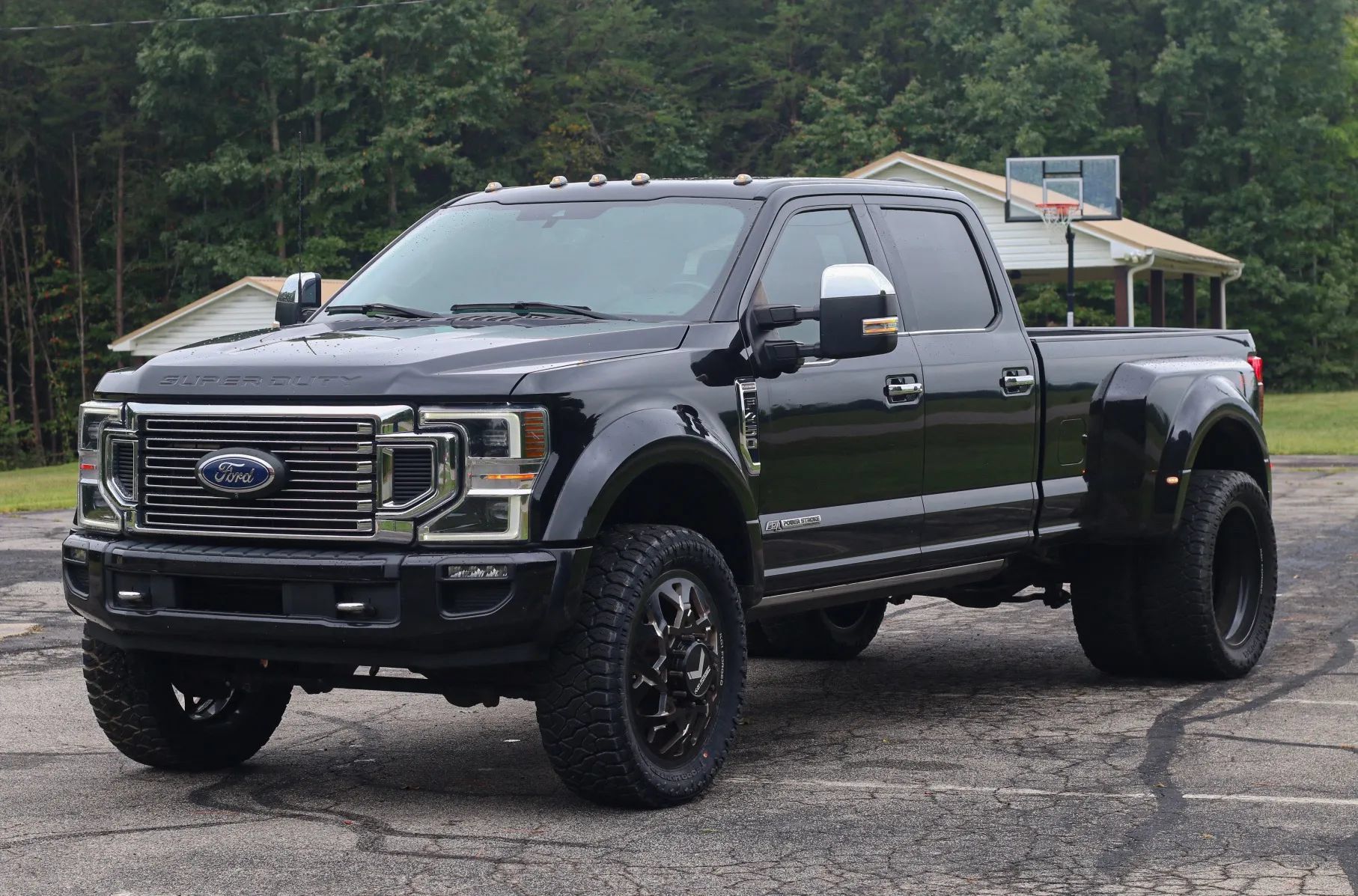 Used 2022 Ford F450 Platinum w/ FX4 Off-Road Package AWD/4WD image 2