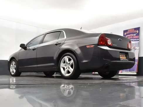 Used 2011 Chevrolet Malibu LS image 12