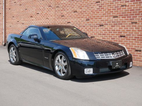 Used 2007 Cadillac XLR RWD image 27
