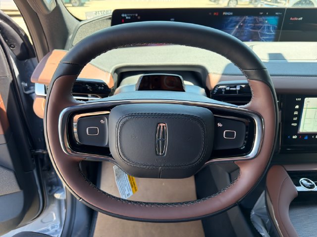 New 2026 Lincoln Navigator Reserve AWD/4WD image 24