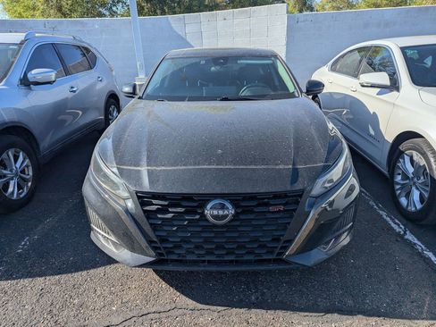 Used 2024 Nissan Altima 2.5 SR w/ SR Premium Package image 3