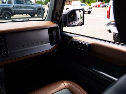 Used 2024 Ford Bronco Outer Banks AWD/4WD image 11